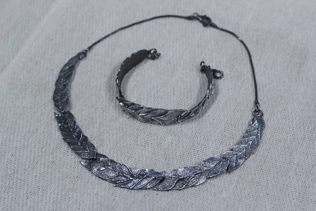 Sterling silver articulated leaf themed necklace