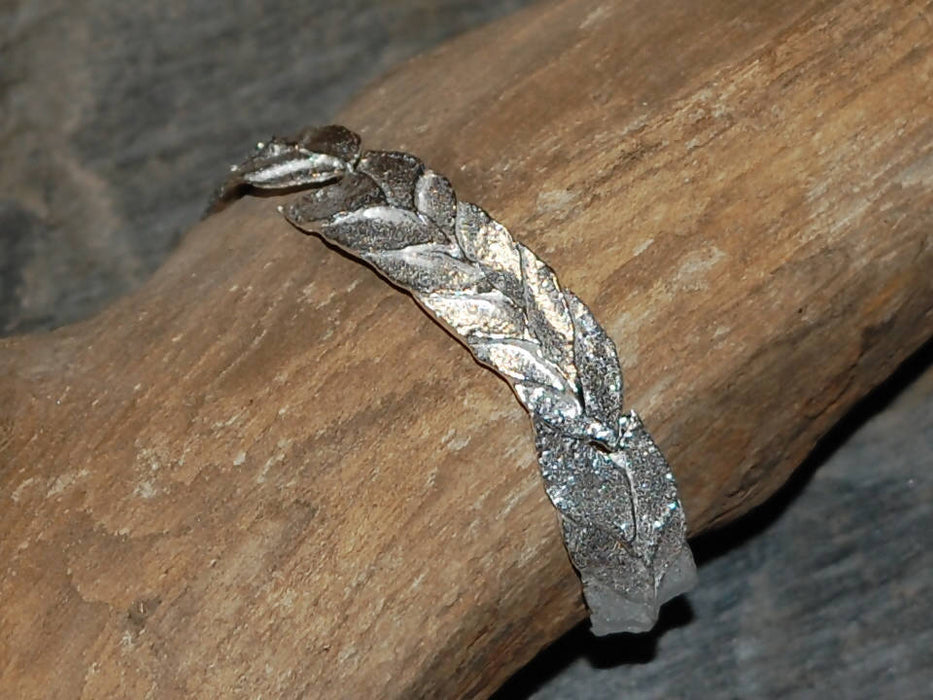 reticulated silver leaf themed bracelet